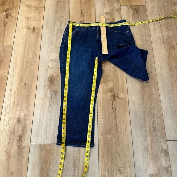 EUC Cold Water Creek Natural Fit Cropped - Capri Jeans Blue - Size 10 - Picture 8 of 9